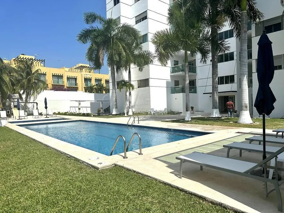 3Br Beautiful Condo With Pool Gym & Great Location Cancun
