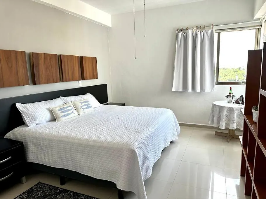 3Br Beautiful Condo With Pool Gym & Great Location Cancun Mexico