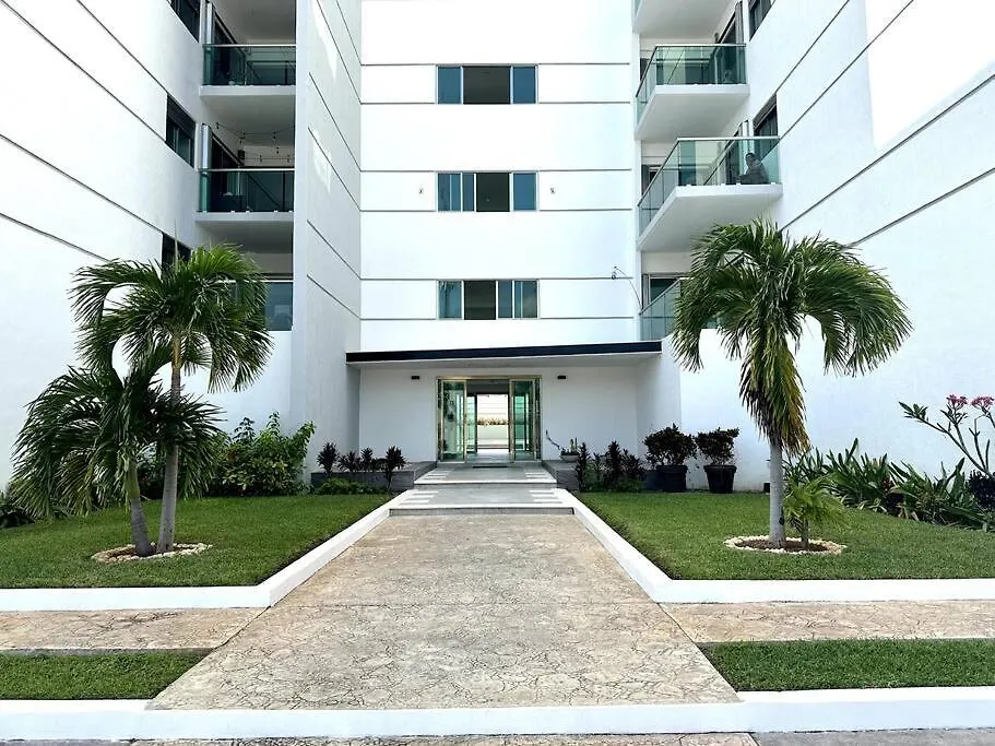 3Br Beautiful Condo With Pool Gym & Great Location Cancun